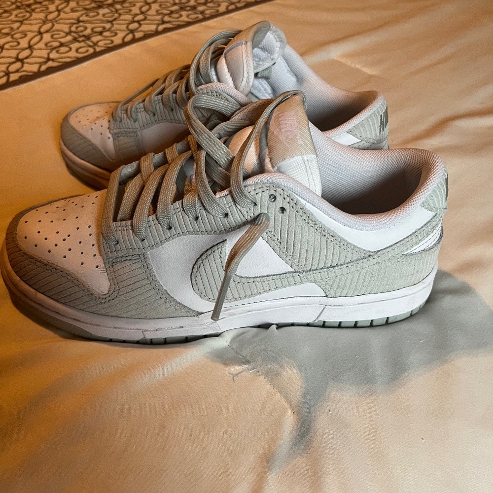 grey dunks size7